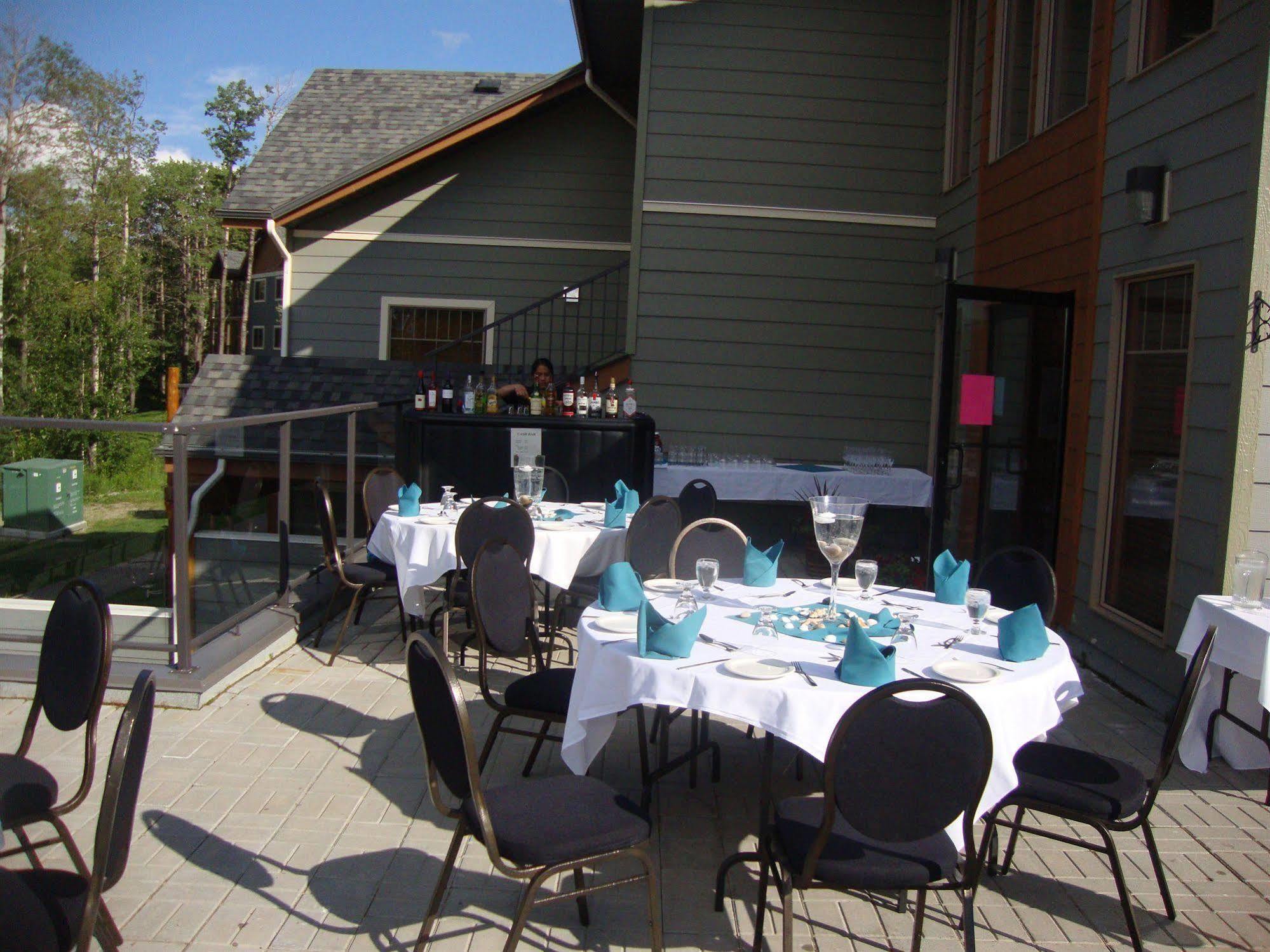 Elkwater Lake Lodge And Resort Екстер'єр фото